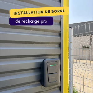 Borne et prise de recharge electrique   C'est rien à faire Servian 00007